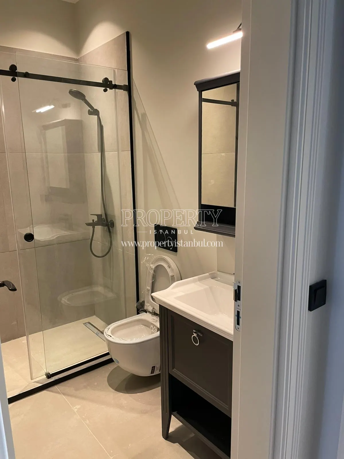 Bathroom of an apartment in Tomtom Flats