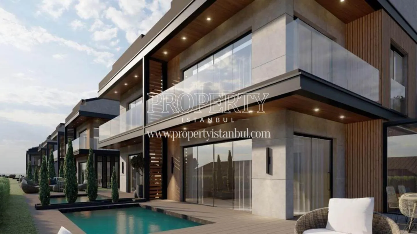 Close look at a villa in Flamingo Zekeriyakoy