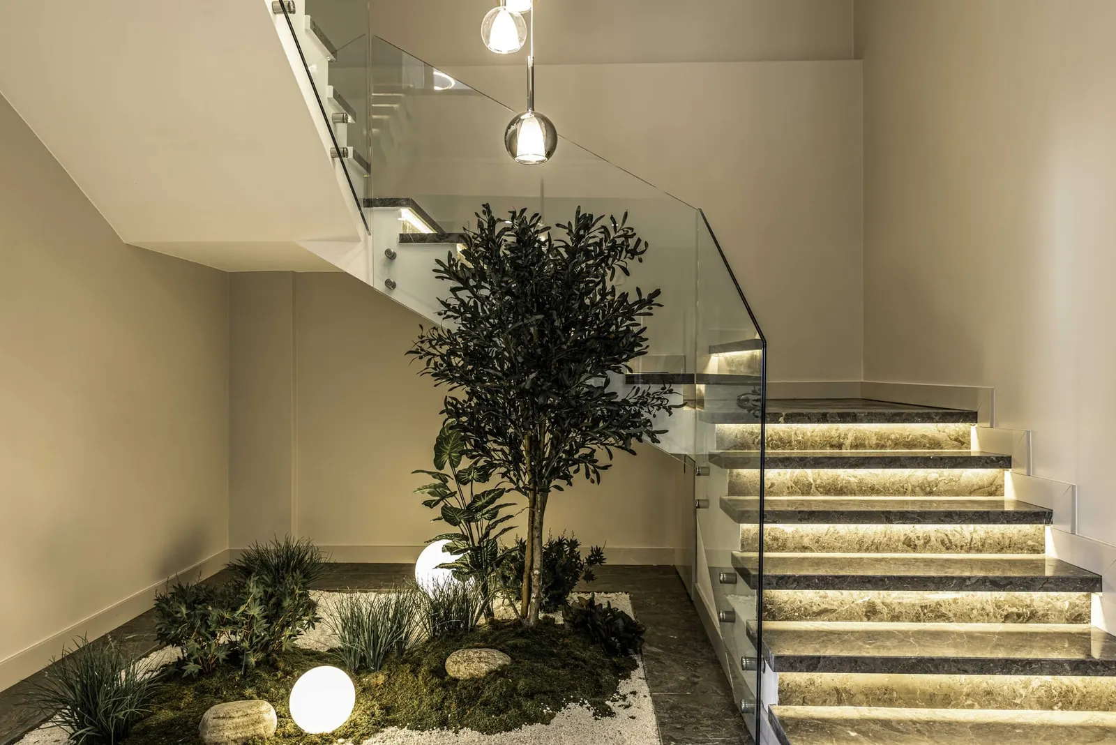 Staircase and indoor garden in a Ballica Panorama villa