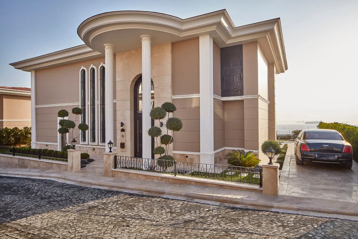 Street front of a Deniz Istanbul Marina Evleri villa
