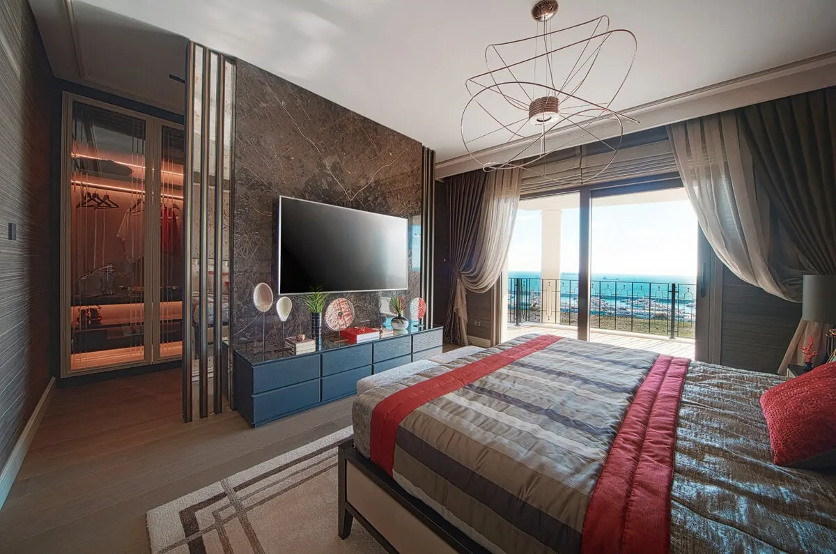 Bedroom with a sea view in the Deniz Istanbul Marina Evleri show villa