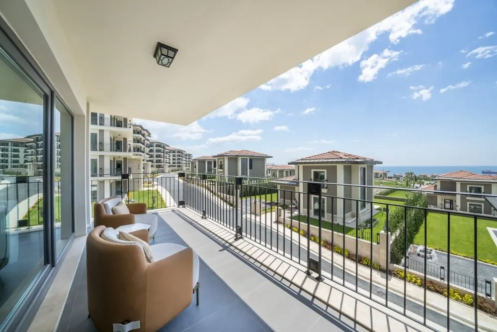 Balcony of a Deniz Istanbul Sedef Konaklari apartment overlooking the villas