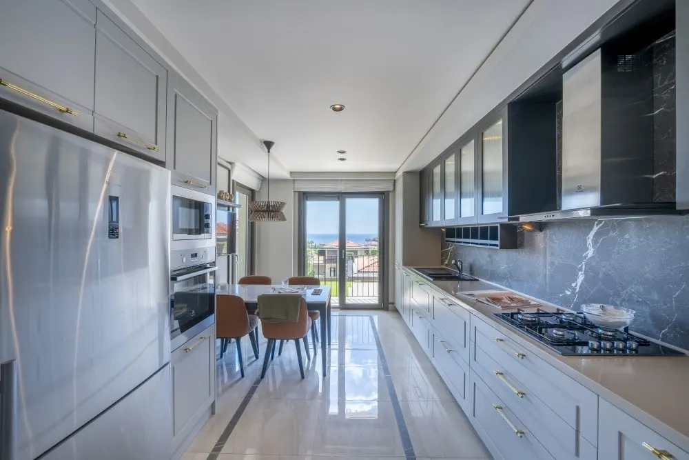 Kitchen in the Deniz Istanbul Sedef Konaklari show apartment