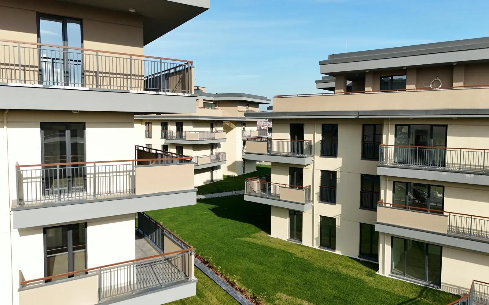 Garden between two blocks at Emlak Konut Vadi Evleri 2. Etap