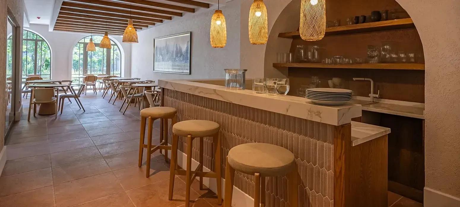 Lounge with a bar counter at Ozak DOA Gokturk