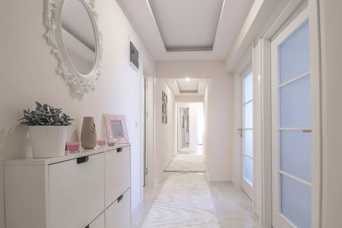 Entrance hall of a Renova Evleri apartment