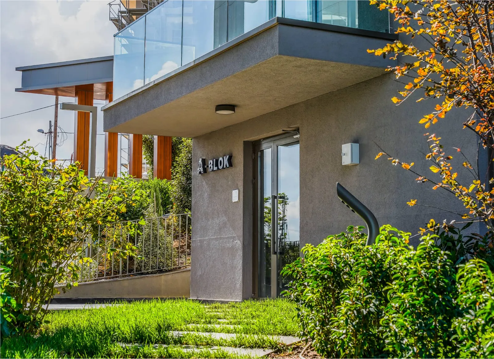 Entrance of a Viridis Cengelkoy block